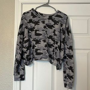 L Camo Cropped Long-Sleeve!
